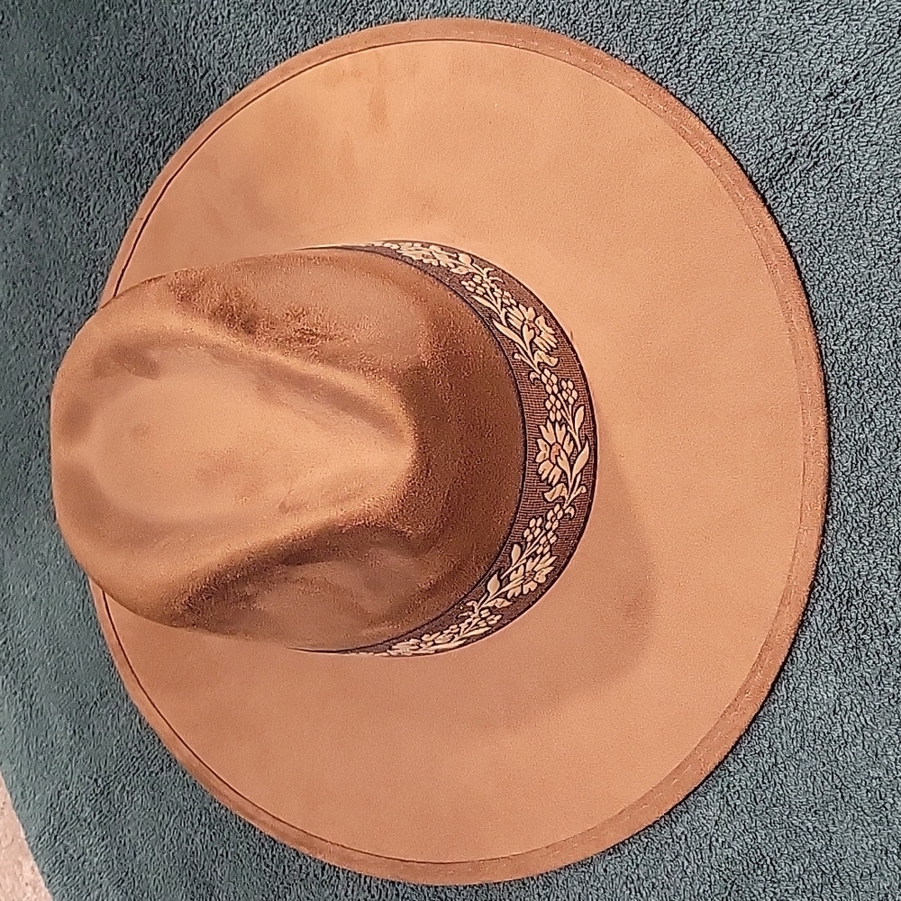 Hats N Roses